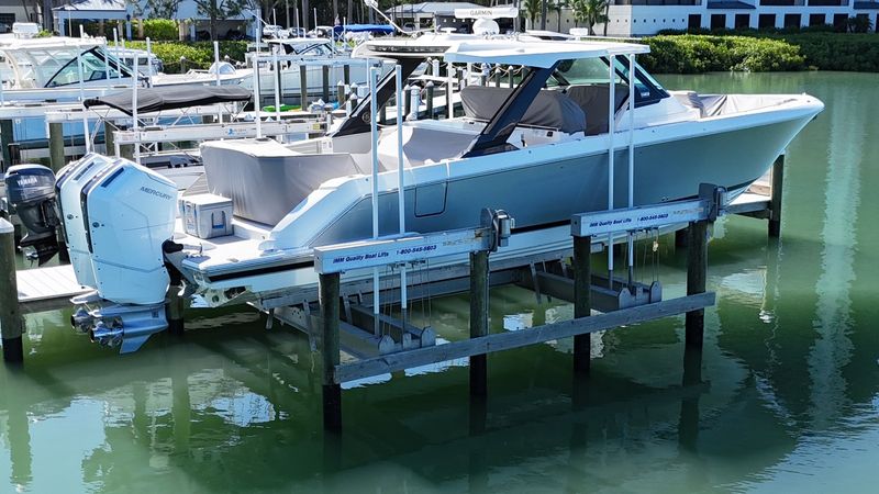 2026 Tiara Yachts 43 LS