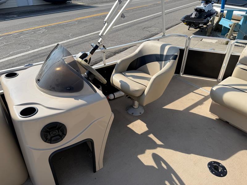 2011 Harris Cruiser 220