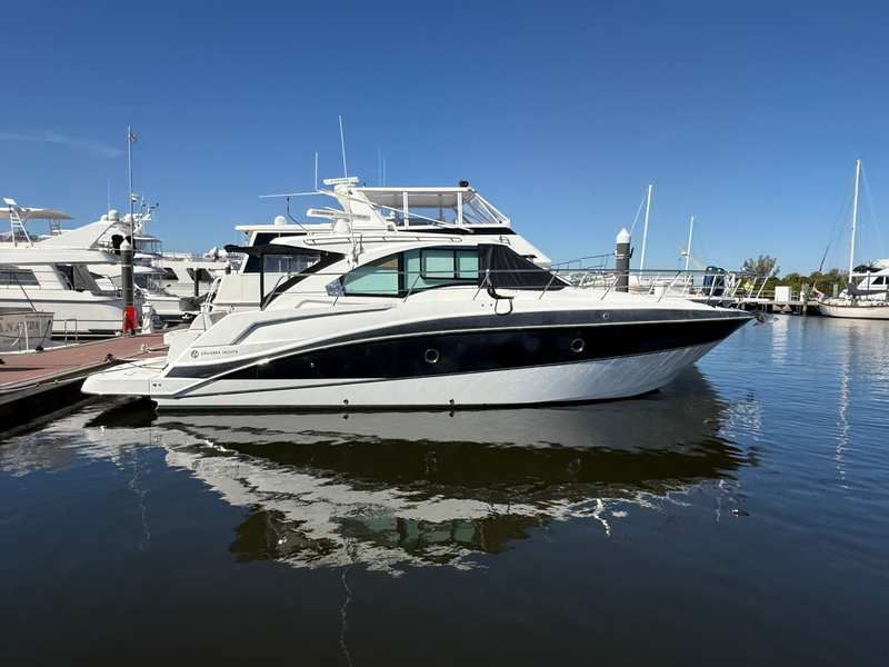 2016 Cruisers Yachts 41 Cantius