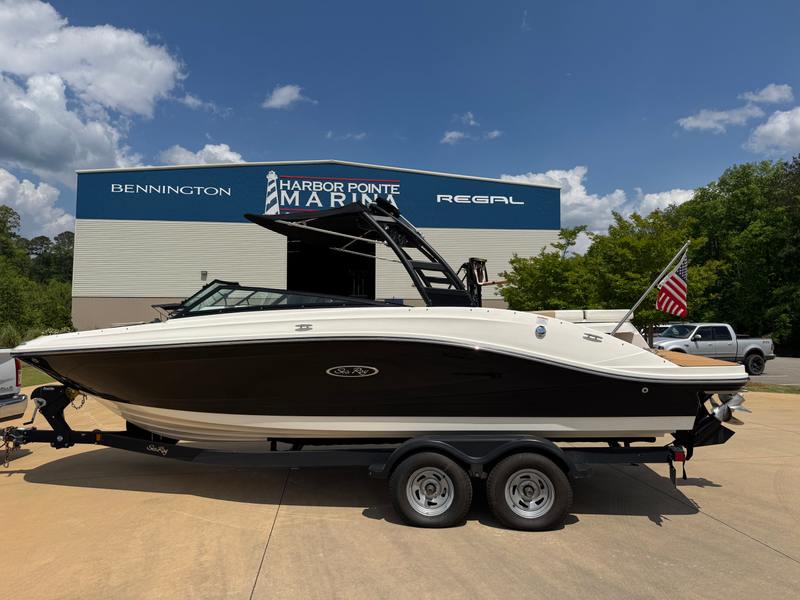 2018 Sea Ray 230 SPX W/TWR