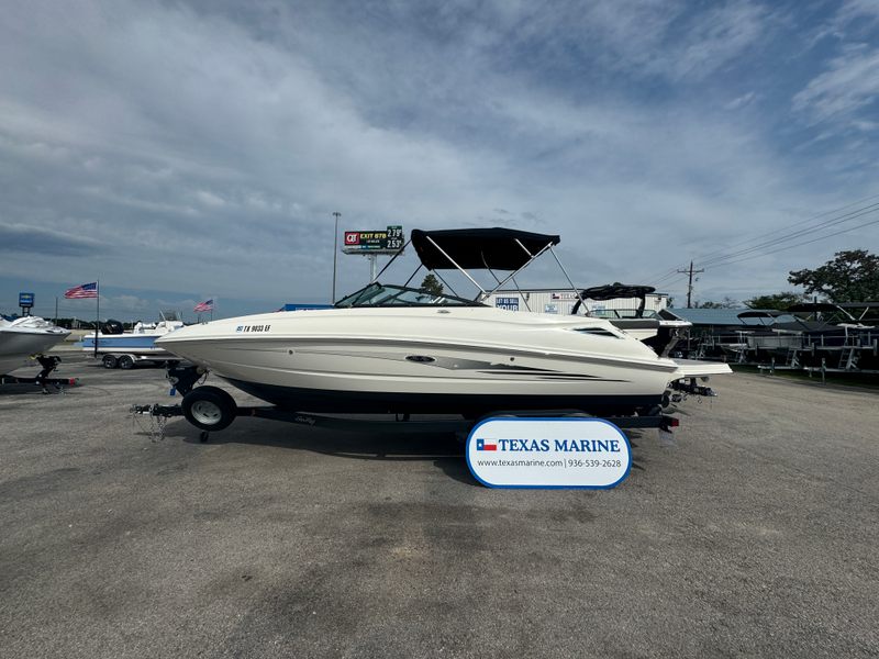 2017 Sea Ray SDX 240