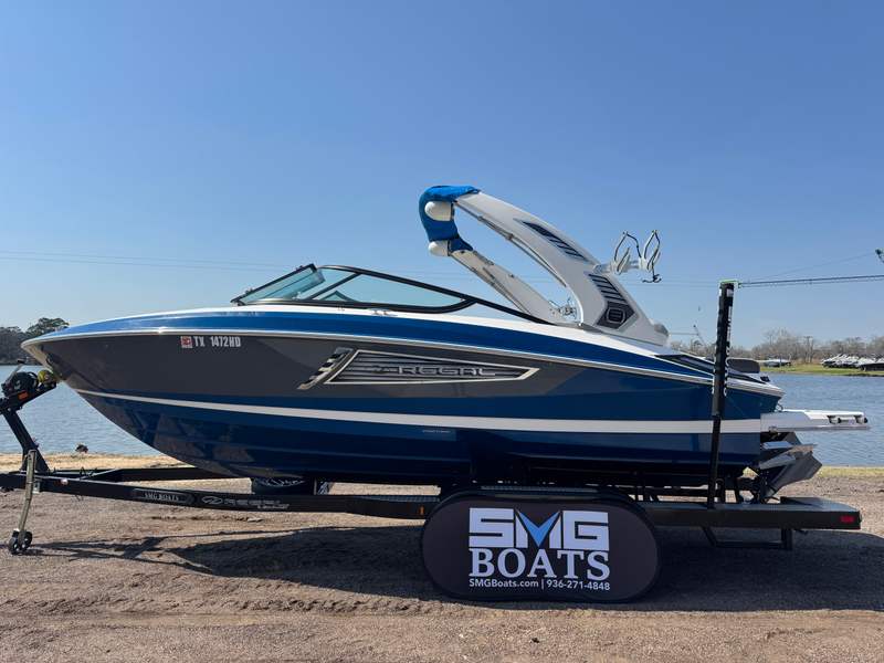 2019 Regal 2300 RX Surf